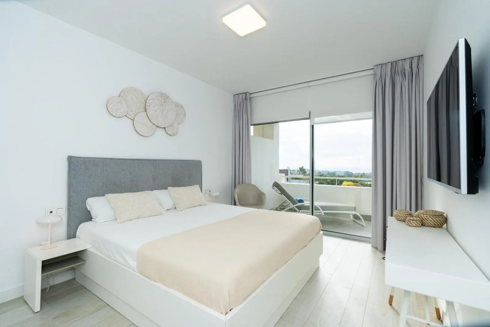 Al-1112 2 Bed Alcazaba Lagoon Estepona